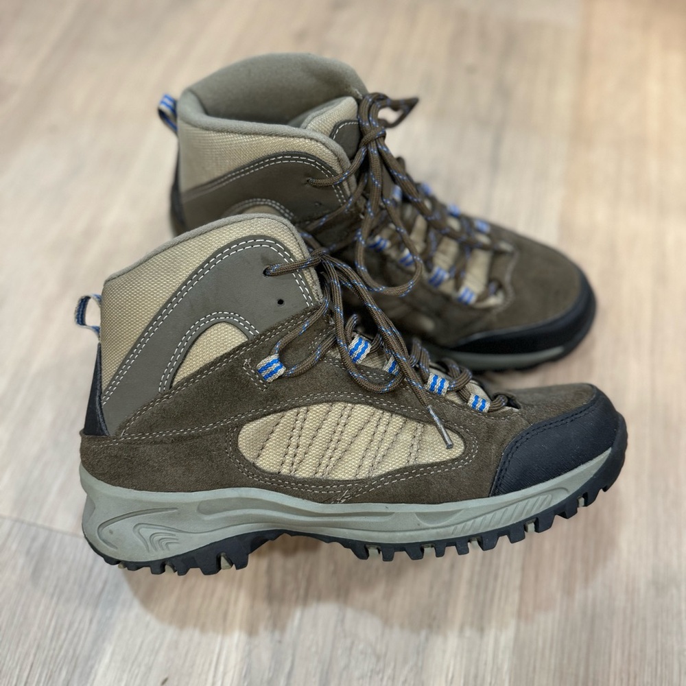Denali trailhead hiking boot - women’s size 9
